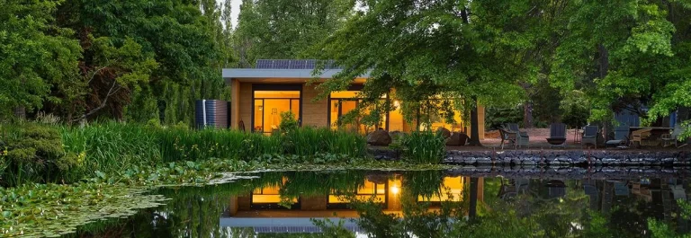 What are the Key Features of an Eco Home? Solar Panel System